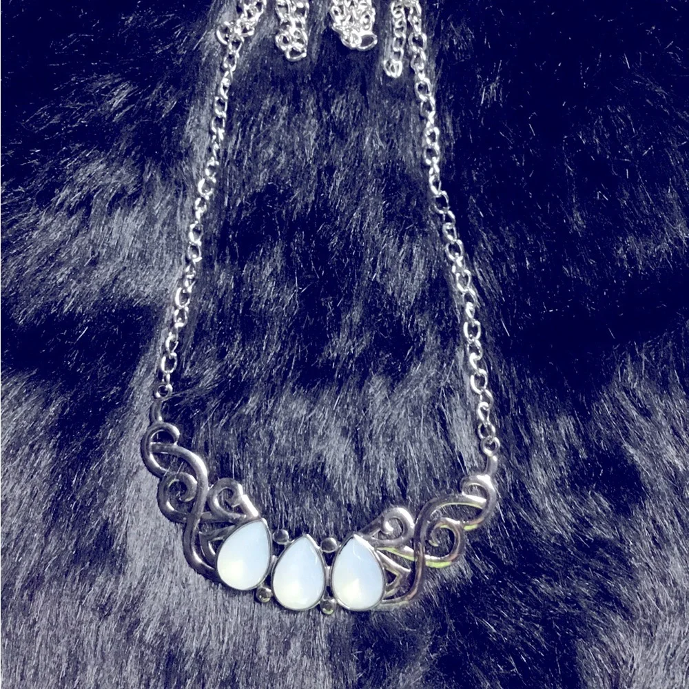 Silver Necklace Set - Picture 3 of 3